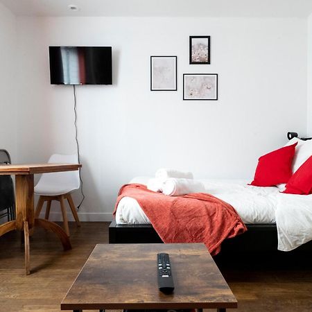 The Nice Place Proche Paris Et Disney Apartment Ньои-сюр-Марн Екстериор снимка